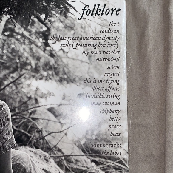 Taylor Swift Folklore Vinyl Album - Picture 3 of 5